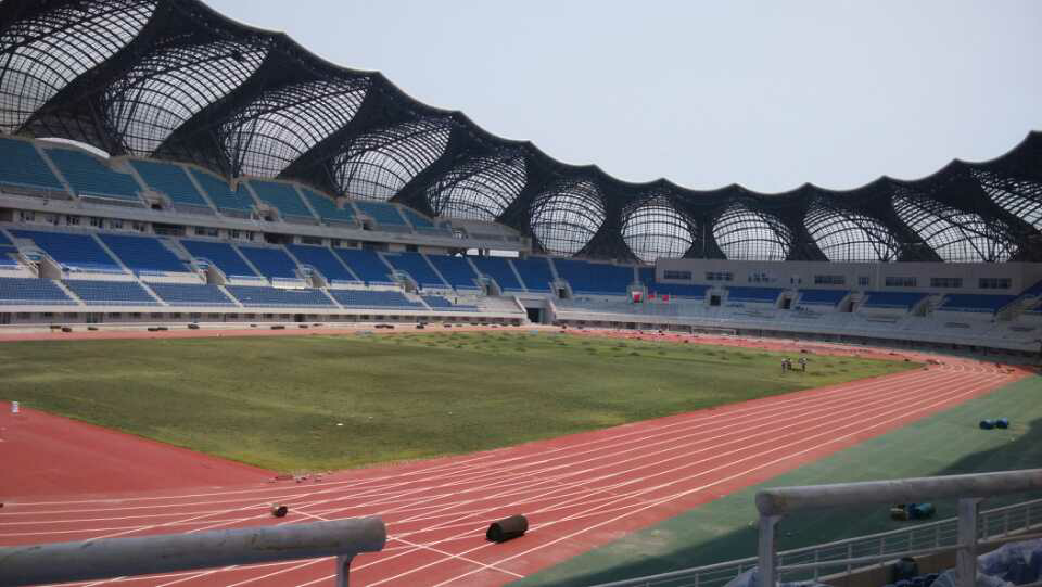 安慶體育中心衛生間隔斷項目順利竣工